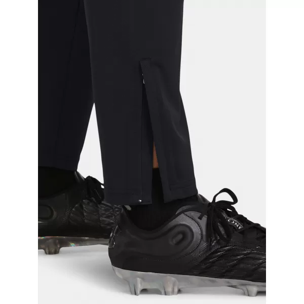  Pánske športové nohavice UNDER ARMOUR UA M'S CH. PIQUE PANT 1382602-001 ČIERNA 