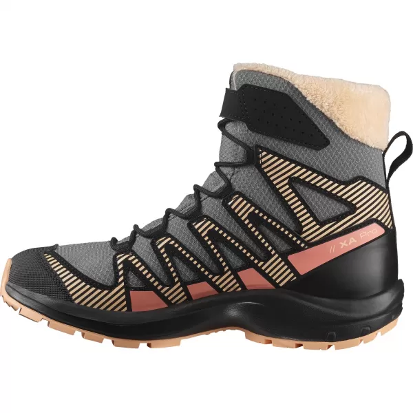  Detská obuv SALOMON XA PRO V8 WINTER WATERPROOF J CÍNOVÝ/ČIERNY/BROSKYŇOVÝ FUZZ 