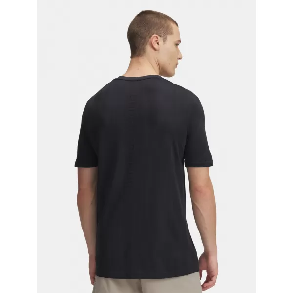  Pánske tričko UNDER ARMOUR VANISH SEAMLESS NOVELTY SS 1388129-001 ČIERNA 
