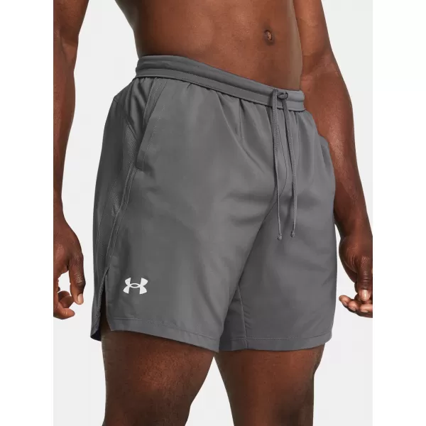  Pánske šortky UNDER ARMOUR UA LAUNCH 7'' SHORTS 1382620-025 SIVÁ 