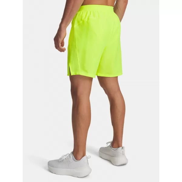  Pánske šortky UNDER ARMOUR UA LAUNCH 7 SHORTS JANTÁROVÁ 