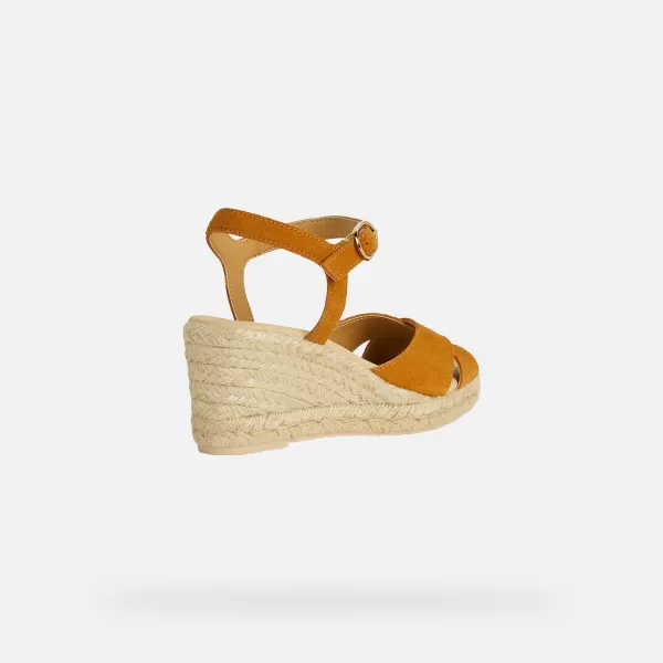  Dámske sandále GEOX G000570 JANTÁROVÁ 