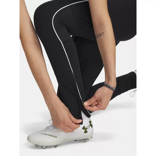  Dámske športové nohavice UNDER ARMOUR UA W CHALLENGER TRAINING PN 6004073-001 ČIERNA 