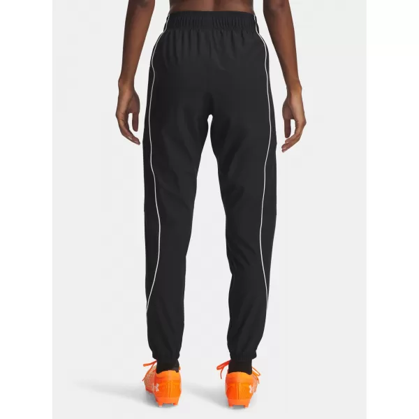 Dámske športové nohavice UNDER ARMOUR UA W CHALLENGER WARMUP PANTS 6004076-001 ČIERNA 