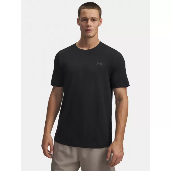  Pánske tričko VANISH SEAMLESS NOVELTY SS 6010603-001 ČIERNA Under Armour 