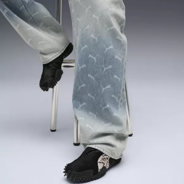  Pánske nohavice PUMA ROCKY LASER MONOGRAM DENIM 633428-01 VYBLEDNUTÝ DENIM/AOP 
