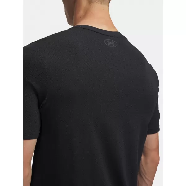  Pánske tričko VANISH SEAMLESS NOVELTY SS 6010603-001 ČIERNA Under Armour 