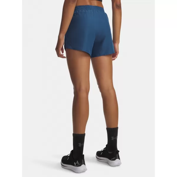  Dámske kraťasy UNDER ARMOUR UA FLY BY 3'' SHORTS 1382438-498 MODRÁ 