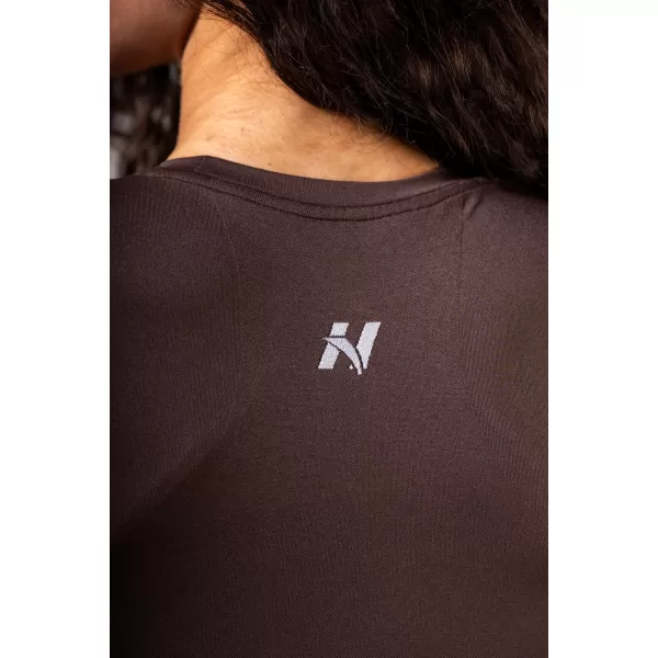  Bezšvový crop top s krátkym rukávom POWER 891 DARK BROWN Nebbia 