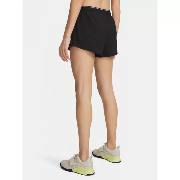  Dámske kraťasy UNDER ARMOUR VANISH WOVEN 3IN SHORTS 6009965-008 ČIERNA 