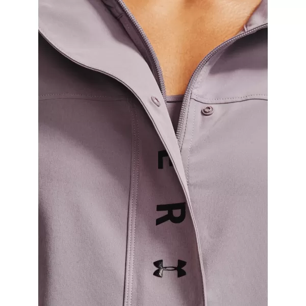  Dámska bunda UNDER ARMOUR RECOVER WOVEN JACKET 1351928-585 FIALOVÁ 
