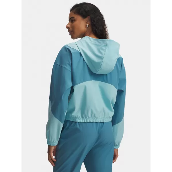  Dámska bunda UNDER ARMOUR RIVAL WOVEN JKT HD 6004849-425 MODRÁ 