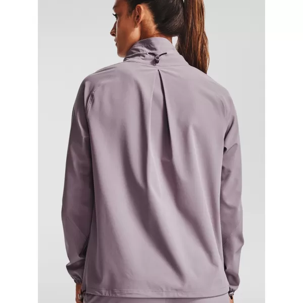  Dámska bunda UNDER ARMOUR RECOVER WOVEN JACKET 1351928-585 FIALOVÁ 