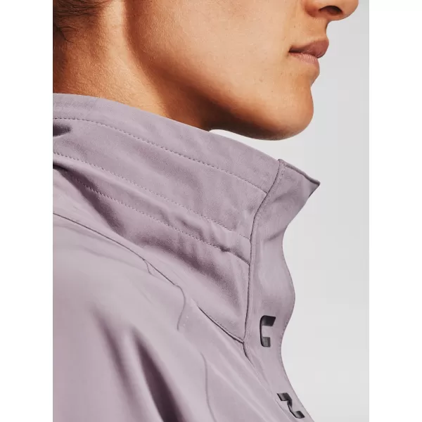  Dámska bunda UNDER ARMOUR RECOVER WOVEN JACKET 1351928-585 FIALOVÁ 