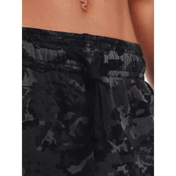  Pánske tepláky UNDER ARMOUR RIVAL FLC CAMO SCRIPT JGR 1366313-001 ČIERNA 