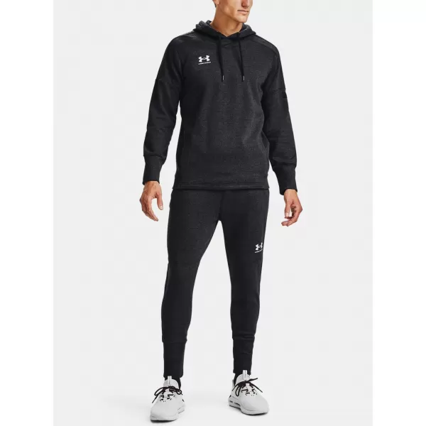  Pánska mikina UNDER ARMOUR ACCELERATE OFF-PITCH HOODIE 1356763-001 ČIERNA 