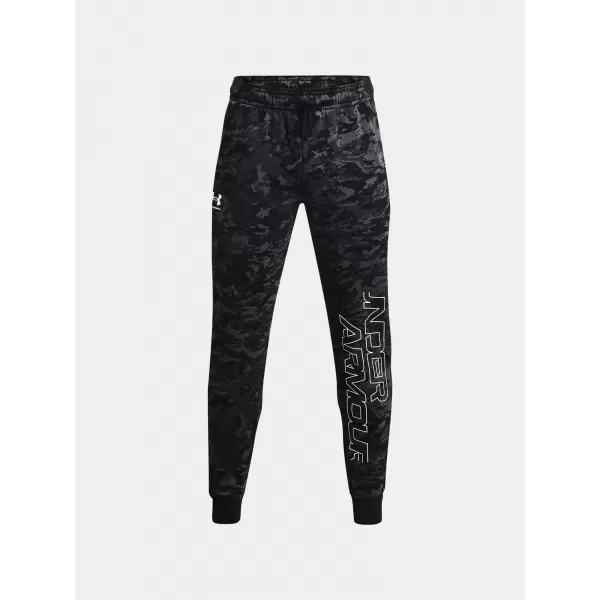  Pánske tepláky UNDER ARMOUR RIVAL FLC CAMO SCRIPT JGR 1366313-001 ČIERNA 