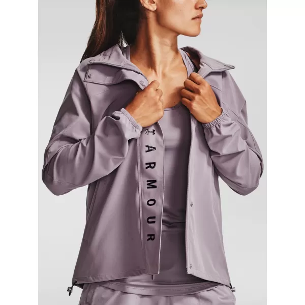  Dámska bunda UNDER ARMOUR RECOVER WOVEN JACKET 1351928-585 FIALOVÁ 