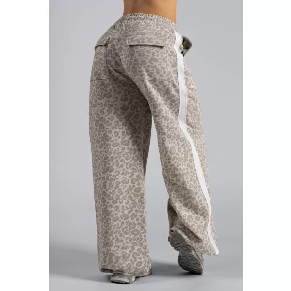  Baggy tepláky s leopardím vzorom NEBBIA PRIMAL 865 CREAM LEOPARD 