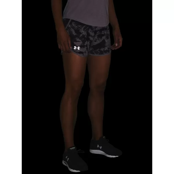  Dámske kraťasy UNDER ARMOUR W UA FLY BY 2.0 PRINTED SHORT 1350198-591 FIALOVÁ 
