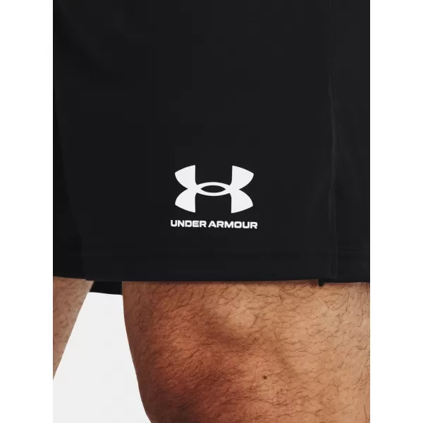  Pánske šortky UNDER ARMOUR CHALLENGER CORE SHORT 1372691-001 ČIERNA 