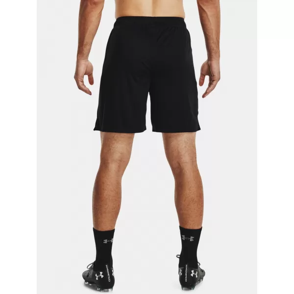  Pánske šortky UNDER ARMOUR CHALLENGER CORE SHORT 1372691-001 ČIERNA 