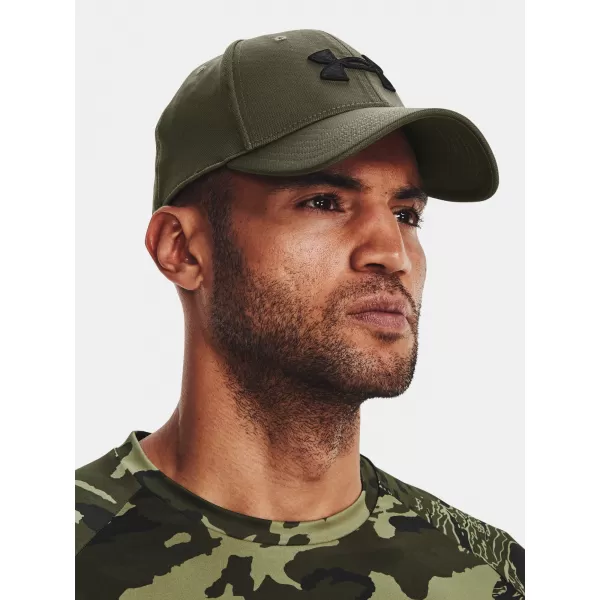  Pánska čiapka UNDER ARMOUR MENs UA BLITZING 1376700-390 ZELENÁ 