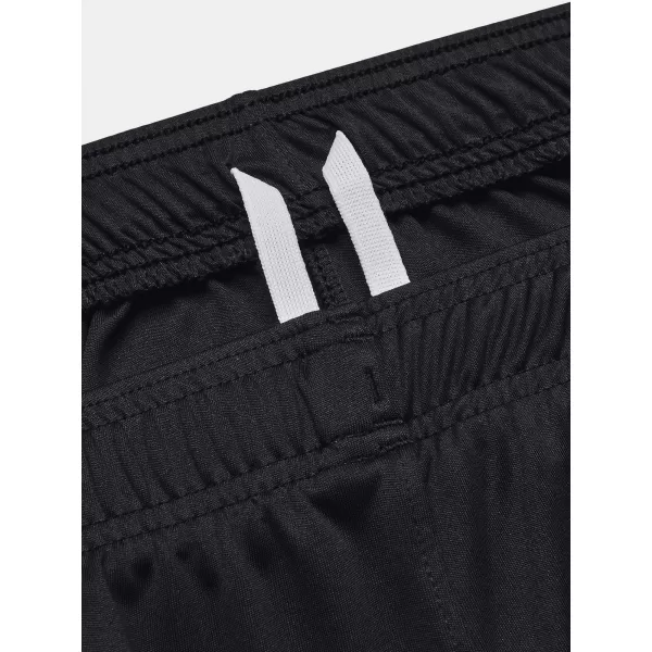  Pánske šortky UNDER ARMOUR CHALLENGER CORE SHORT 1372691-001 ČIERNA 