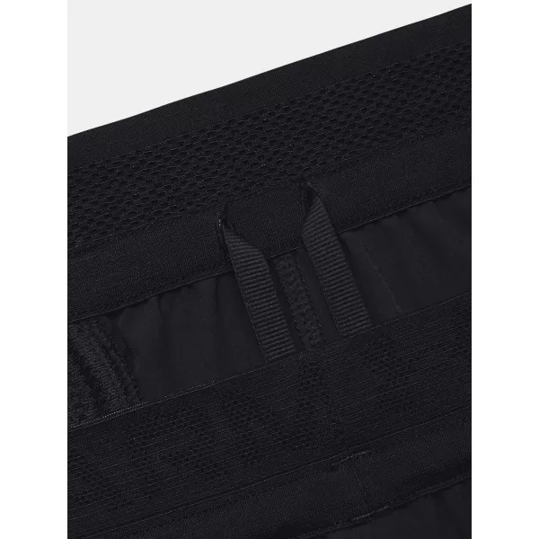  Pánske šortky UNDER ARMOUR UA PEAK WOVEN SHORTS 1376782-001 ČIERNA 