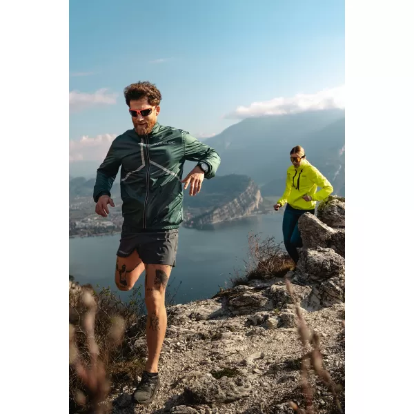  Pánska športová bunda NORDBLANC REFLECTIVE NBSJM7899 TMAVO zelená 
