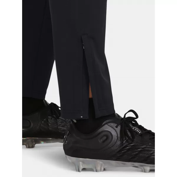  Pánske športové nohavice UNDER ARMOUR MS CH. PIQUE PANT 1382602-001 ČIERNA 