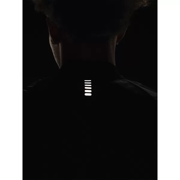  Pánska vesta UNDER ARMOUR STRM INS RUN VEST 1380870-001 ČIERNA 