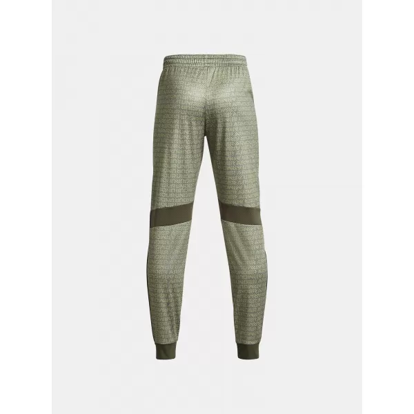  Chlapčenské športové nohavice UNDER ARMOUR PENNANT 2.0 NOVELTY P 1373498-390 ZELENÁ 