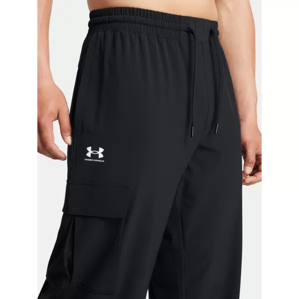  Pánske športové nohavice UNDER ARMOUR VIBE WOVEN CARGO PANTS 1386558-001 ČIERNA 